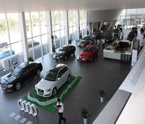 包頭龐大樂業(yè)奧迪Q5現(xiàn)車鉅惠，現(xiàn)金優(yōu)惠5000-10000元